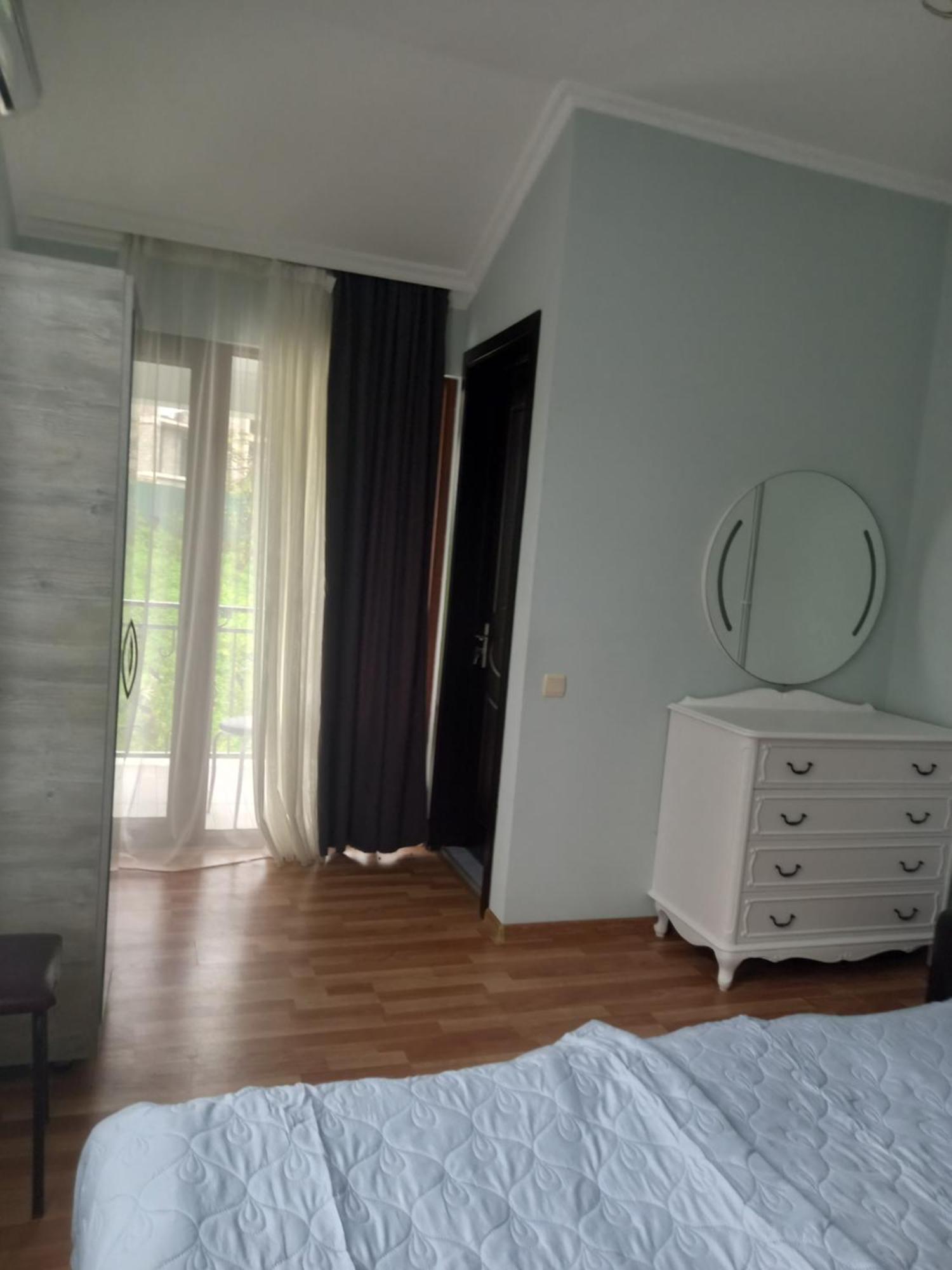 Iberia 2019 Hotel Batumi Værelse billede